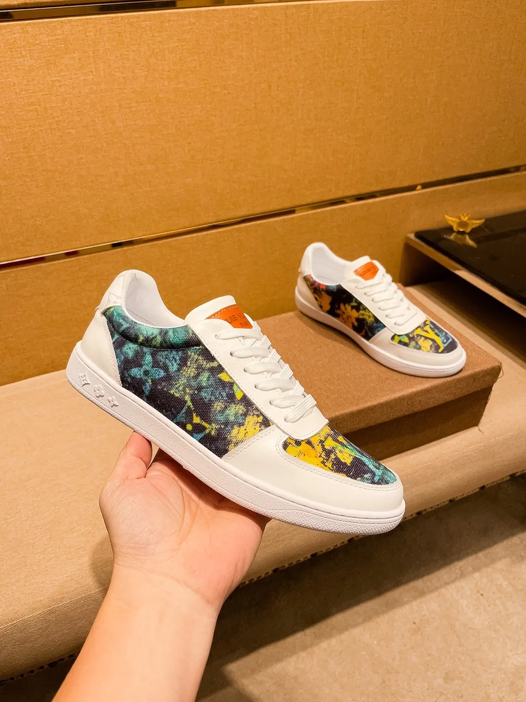 Men's shoes 💰 380💰【LV】🔥 Louis Vuitton, high-end men's shoes brand official website 1:1 latest masterpiece: the upper is made of Italian imported first-layer cowhide with a comfortable and breathable lining➕original non-slip and wear-resistant outsole🔥, making walking more convenient and comfortable! An exclusive new model, a stunning work, a beautiful 1:1 replica [color] compared to the official quality! Create a fashionable personality to set off your uniqueness! A must-have for trendy men! Classic 🔥Size: 38-44 Color: 🔥 2⃣️colors available🔥.
